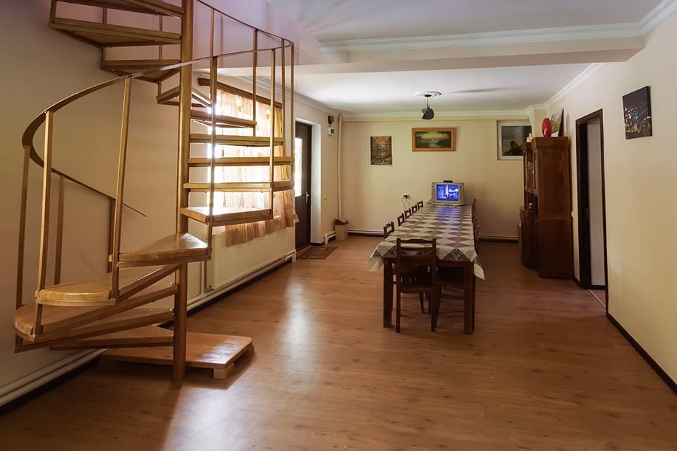 Hotel Nini Kazbegi Exterior photo